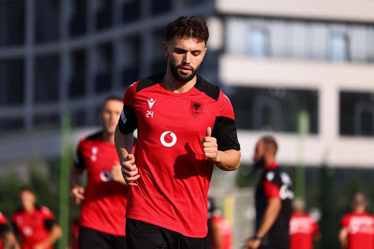 هافبک تیم مس رفسنجان در اردوی تیم ملی آلبانی هافبک تیم مس رفسنجان در اردوی تیم ملی آلبانی