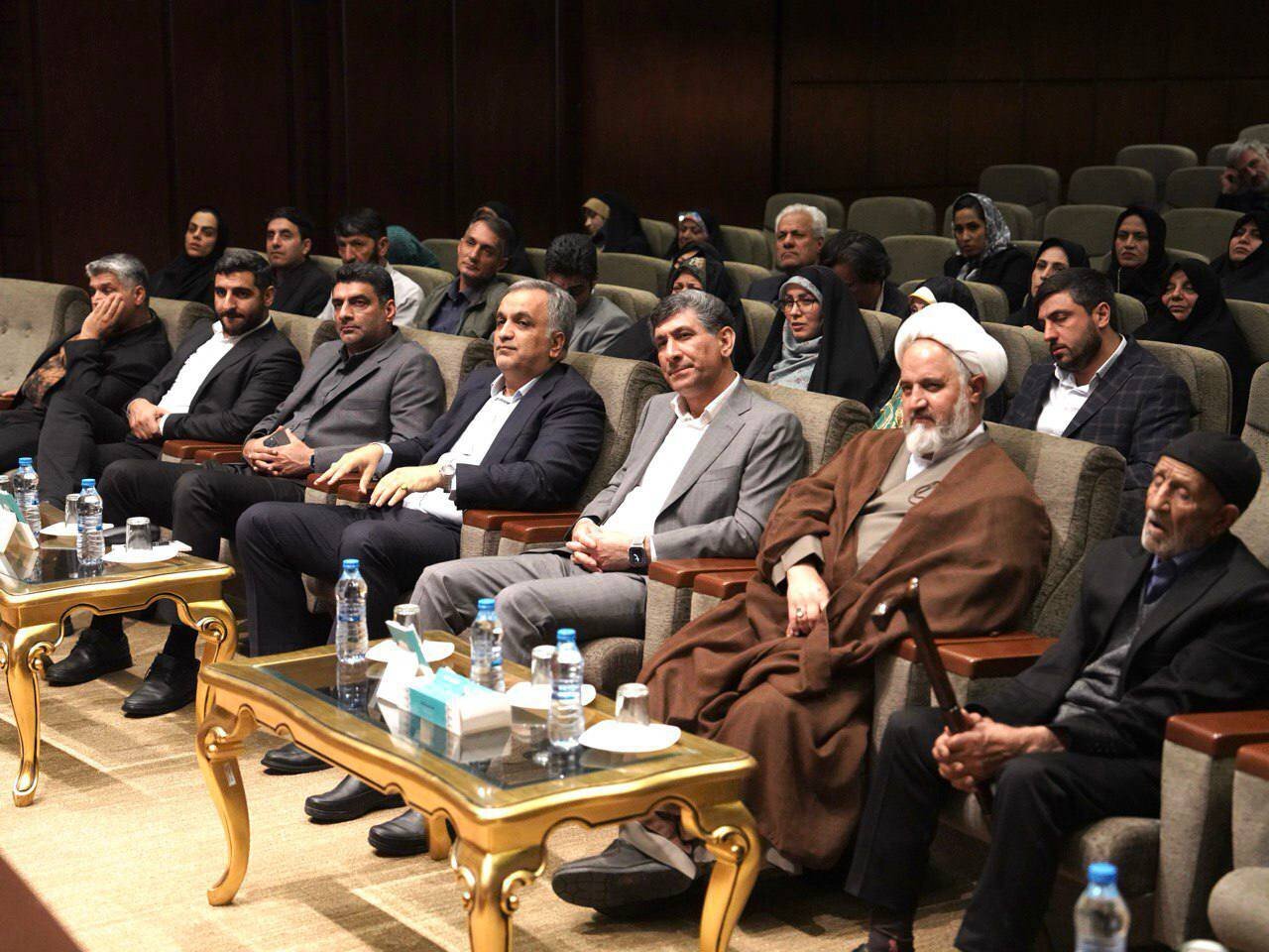 گردهمایی خانواده شهدای صنعت مس در مشهد مقدس برگزار شد
 گردهمایی خانواده شهدای صنعت مس در مشهد مقدس برگزار شد
