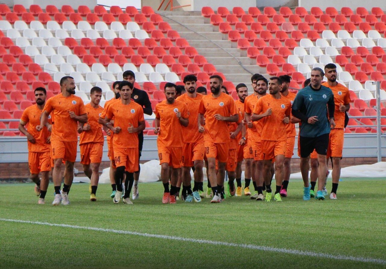 اولین تمرین تیم مس کرمان در ورزشگاه شهید آیت الله رئیسی اولین تمرین تیم مس کرمان در ورزشگاه شهید آیت الله رئیسی