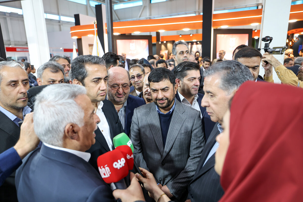 بازدید رئیس هیات عامل ایمیدرو از غرفه شرکت ملی مس در نمایشگاه ایران کان ماین