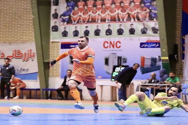پیروزی پر گل مس سونگون در خانه فرش آرا پیروزی پر گل مس سونگون در خانه فرش آرا