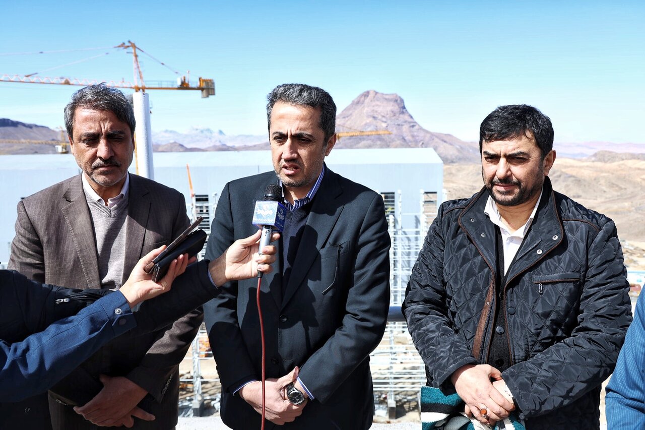 بومیسازی ۶۵ درصدی پروژه فاز ۲ تغلیظ مس میدوک بیسابقه است/ افزایش ضریب ساخت داخل کارخانه تغلیظ میدوک از ۳۵ به ۶۵ درصد بومیسازی ۶۵ درصدی پروژه فاز ۲ تغلیظ مس میدوک بیسابقه است/ افزایش ضریب ساخت داخل کارخانه تغلیظ میدوک از ۳۵ به ۶۵ درصد