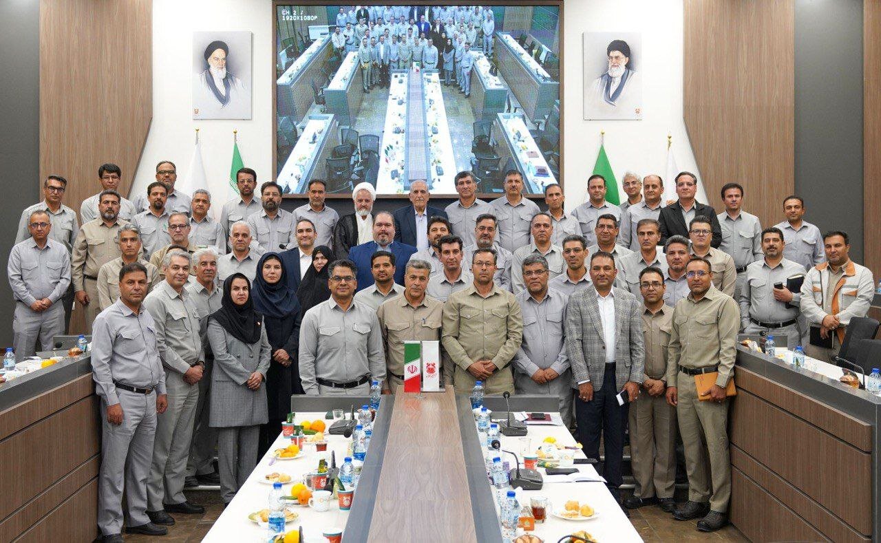 شرکت ملی مس و مجتمع مس سرچشمه، گُل سرسبد صنایع کشور هستند شرکت ملی مس و مجتمع مس سرچشمه، گُل سرسبد صنایع کشور هستند