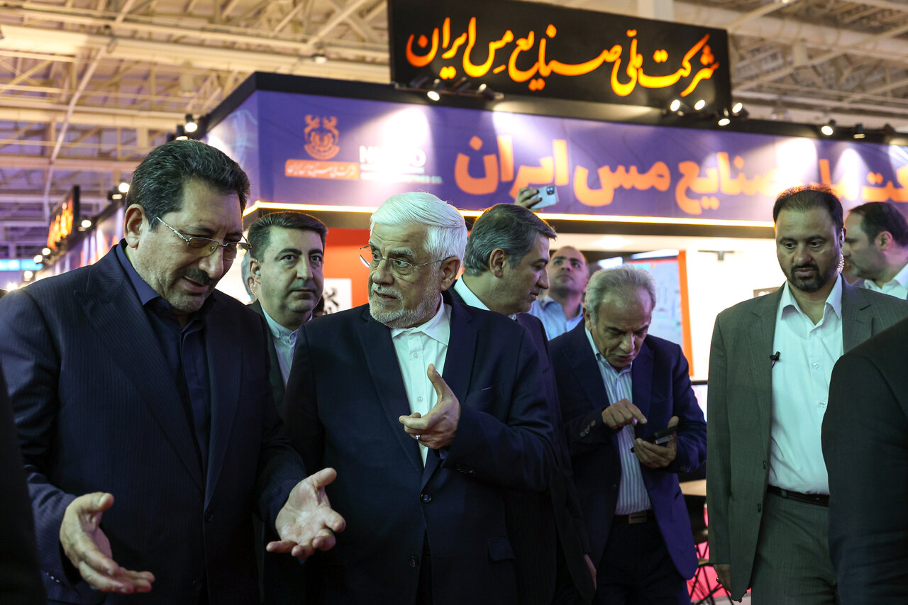 بازدید معاون اول رئیس جمهور و وزیر صمت از غرفه شرکت ملی صنایع مس ایران بازدید معاون اول رئیس جمهور و وزیر صمت از غرفه شرکت ملی صنایع مس ایران