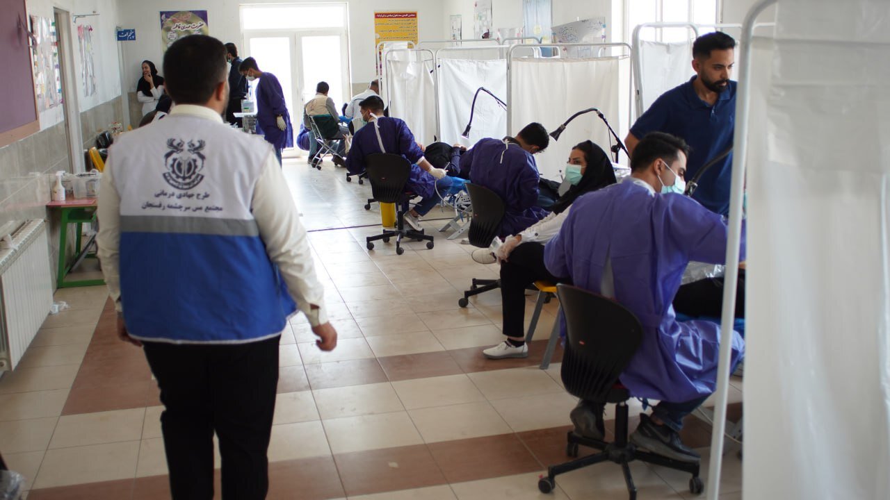 بیش از ۱۲۰۰ خدمت درمانی به اهالی روستای اسلامآباد رفسنجان ارائه شد