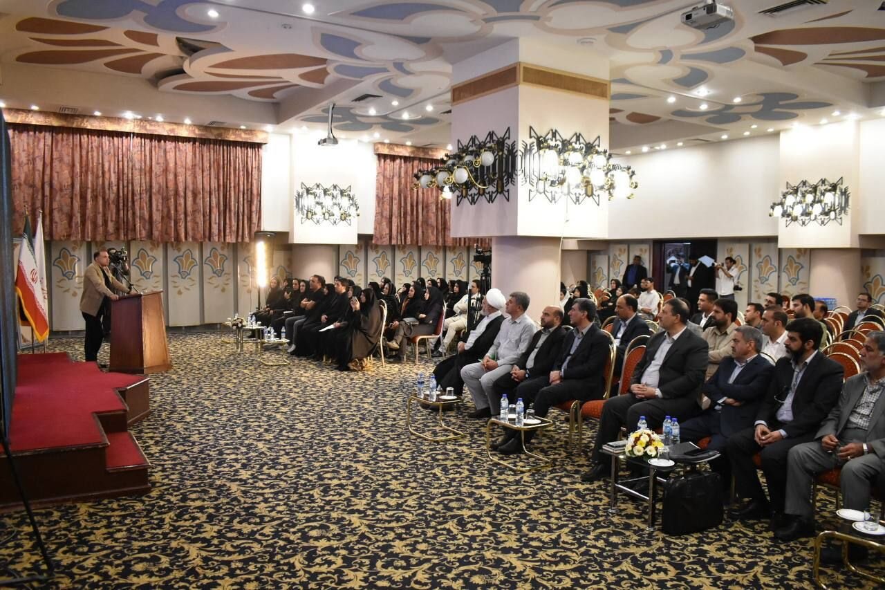 مدیرعامل شرکت ملی صنایع مس ایران با خانوادههای شهدای صنعت مس دیدار کرد