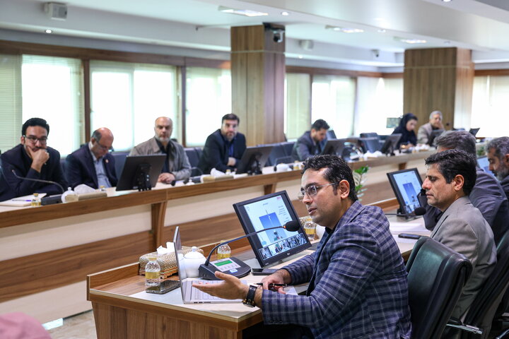 جلسه قرارگاه ساخت داخل شرکت ملی صنایع مس ایران