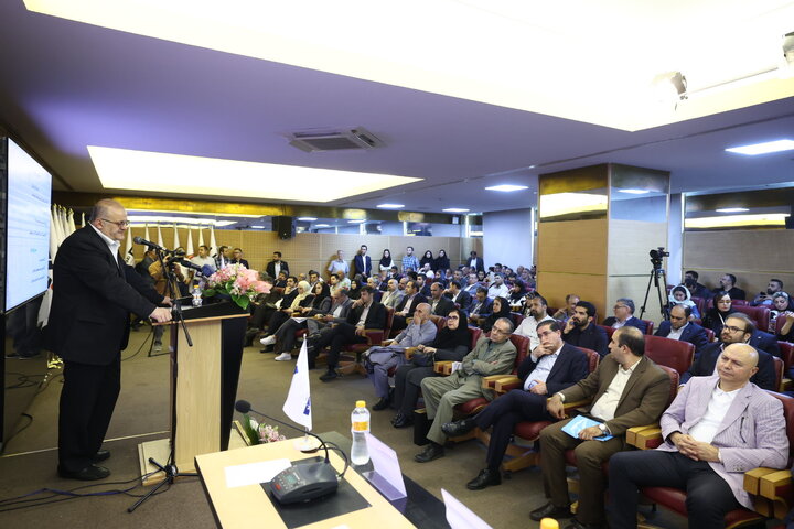 میزگرد تخصصی «مس؛ فرصت صنعتی قرن، تجارت آینده و سکوی نوآوری‌های سبز» در جریان سومین روز رویداد جامع معدن و صنایع معدنی ۱۴۰۴