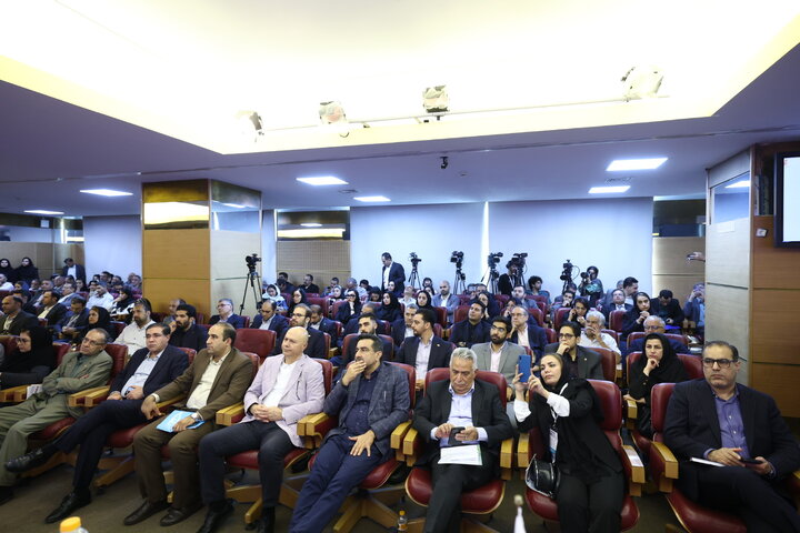 میزگرد تخصصی «مس؛ فرصت صنعتی قرن، تجارت آینده و سکوی نوآوری‌های سبز» در جریان سومین روز رویداد جامع معدن و صنایع معدنی ۱۴۰۴