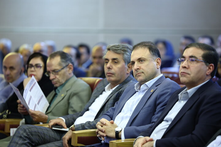 میزگرد تخصصی «مس؛ فرصت صنعتی قرن، تجارت آینده و سکوی نوآوری‌های سبز» در جریان سومین روز رویداد جامع معدن و صنایع معدنی ۱۴۰۴