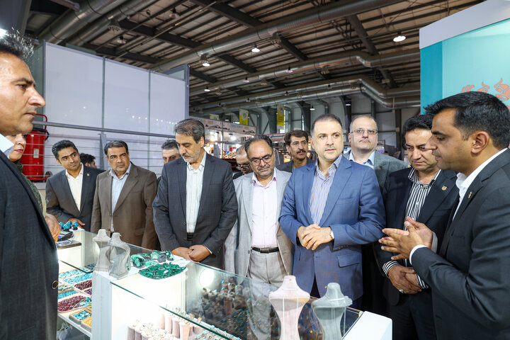 بازدید مدیرعامل شرکت ملی صنایع مس ایران بهمراه نماینده شهربابک در مجلس شورای اسلامی از دومین نمایشگاه بین‌المللی گوهرسنگ‌ها