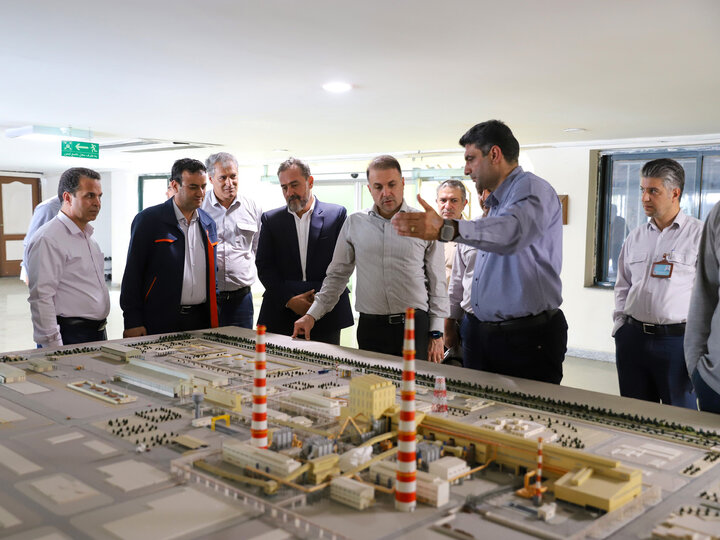 دریچه لنز «مسپرس»؛ روایت بازدید مدیرعامل از طرحهای توسعه شهربابکدکتر سید مصطفی فیض، مدیرعامل شرکت ملی صنایع مس ایران در بازدید از مجتمع شهربابک، روند اجرای پروژههای توسعهای از جمله طرح آهک خاتونآباد، نیروگاه ۱۸۳ مگاواتی و فلوتاسیون سرباره با ظرفیت ۳۶ هزار تن کنسانتره را ارزیابی کرد؛ طرحهایی زیرساختی و کلیدی برای ارتقای ظرفیت تولید معدنی مس.