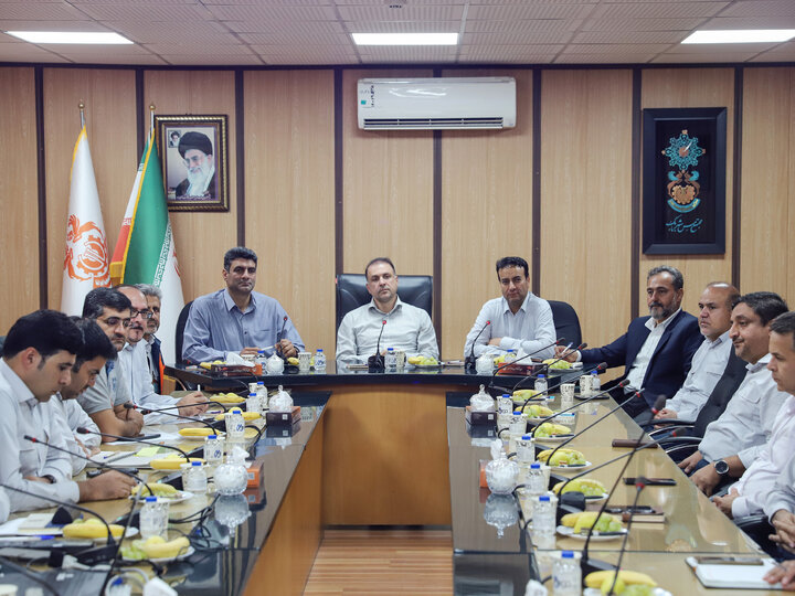 دریچه لنز «مسپرس»؛ روایت بازدید مدیرعامل از طرحهای توسعه شهربابکدکتر سید مصطفی فیض، مدیرعامل شرکت ملی صنایع مس ایران در بازدید از مجتمع شهربابک، روند اجرای پروژههای توسعهای از جمله طرح آهک خاتونآباد، نیروگاه ۱۸۳ مگاواتی و فلوتاسیون سرباره با ظرفیت ۳۶ هزار تن کنسانتره را ارزیابی کرد؛ طرحهایی زیرساختی و کلیدی برای ارتقای ظرفیت تولید معدنی مس.