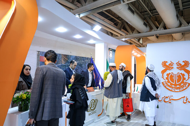 روز سوم نمایشگاه و بازدید وزیر محترم صمت از غرفه شرکت ملی صنایع مس ایران