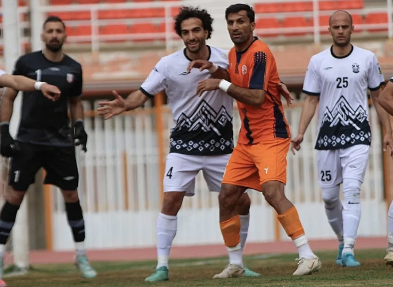 ‌تساوی در دربی مسی‌ها/ پیروزی دقیقه نودی مس شهر بابک در ارومیه