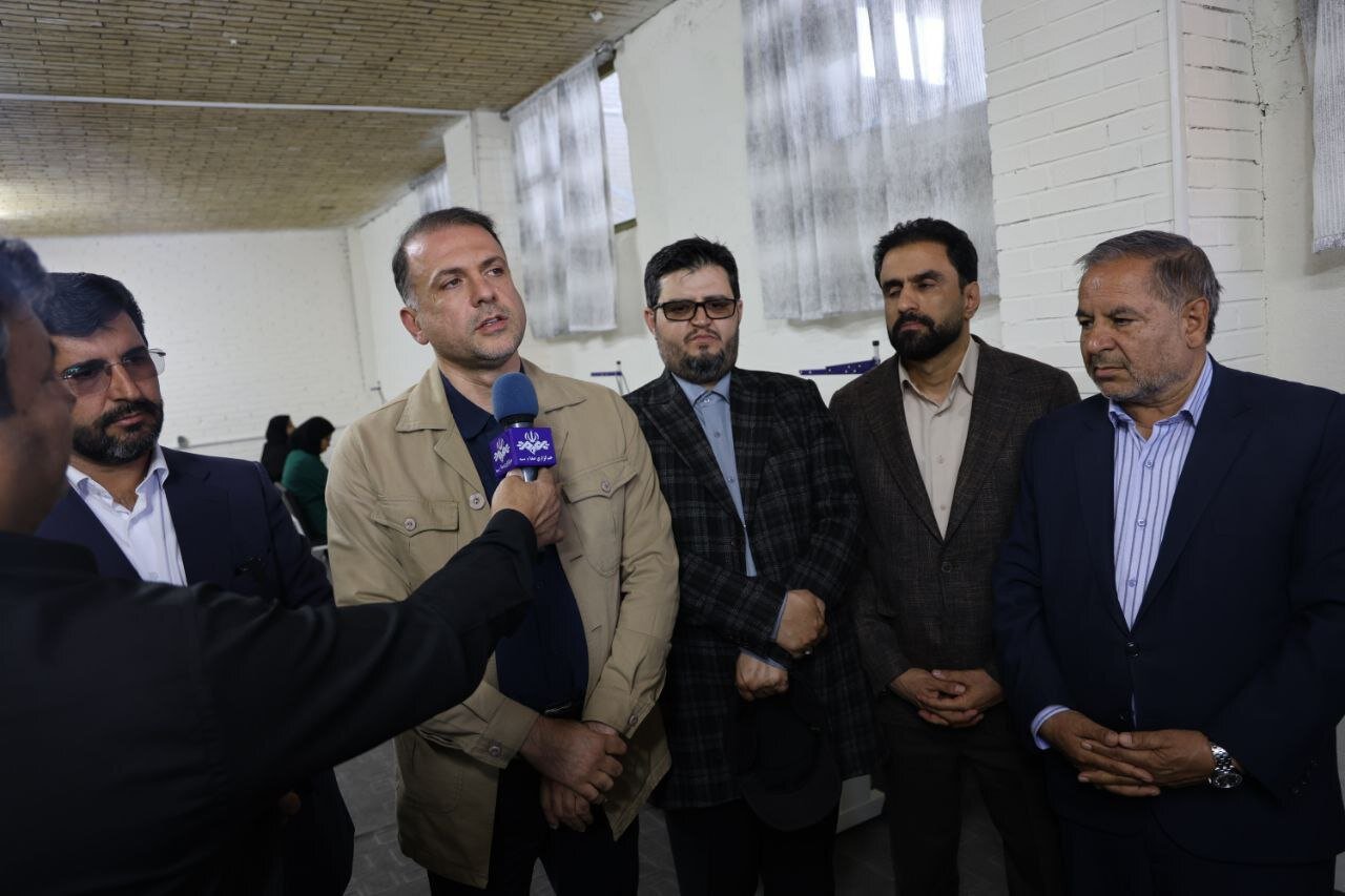 با حضور مدیرعامل شرکت ملی مس، دو کارگاه خیاطی در رابر و گلزار افتتاح شد