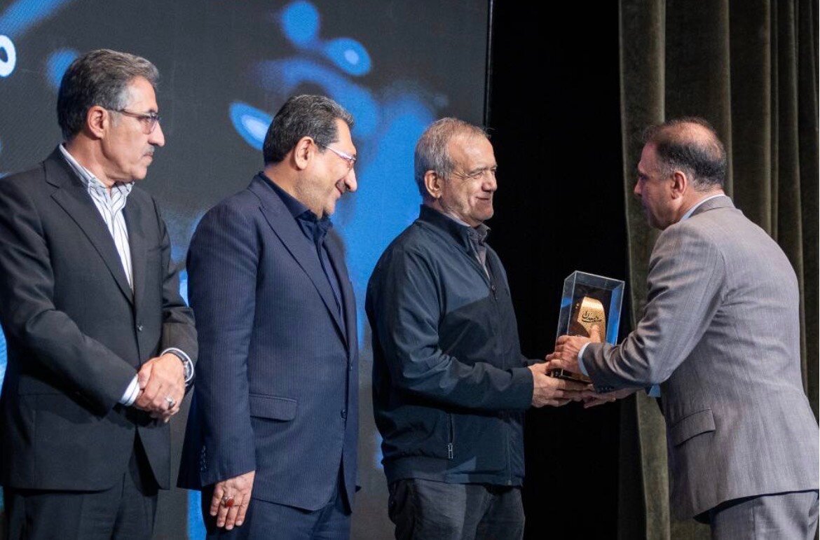 تقدیر رئیسجمهور از مدیرعامل شرکت ملی صنایع مس ایران
