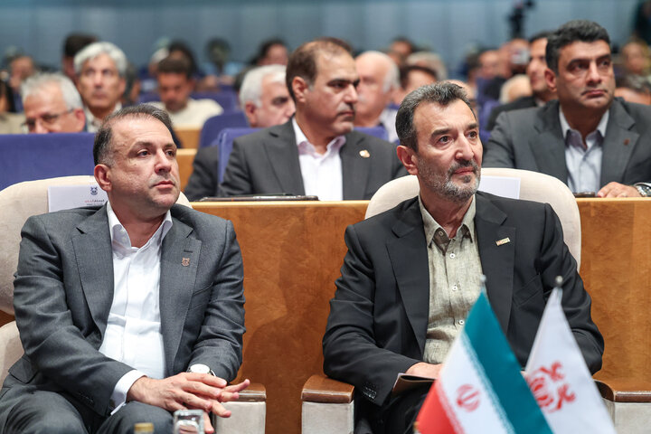 مجمع عمومی «فملی» از دریچه دوربین مس‌پرس