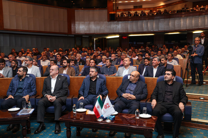 مجمع عمومی «فملی» از دریچه دوربین مس‌پرس