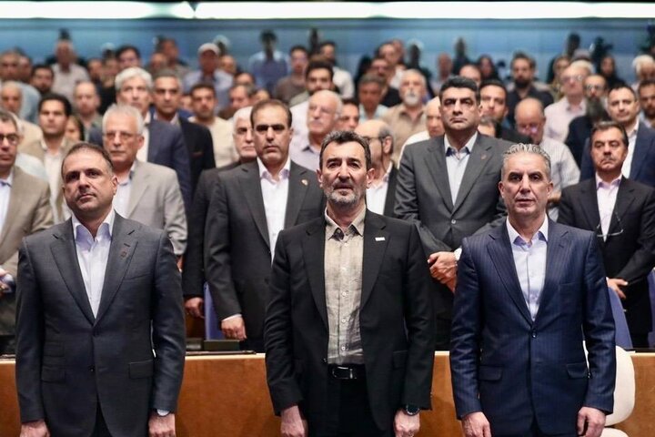 مجمع عمومی «فملی» از دریچه دوربین مس‌پرس
