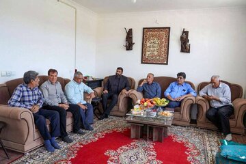 دیدار با خانواده شهدای جنگ رمضان