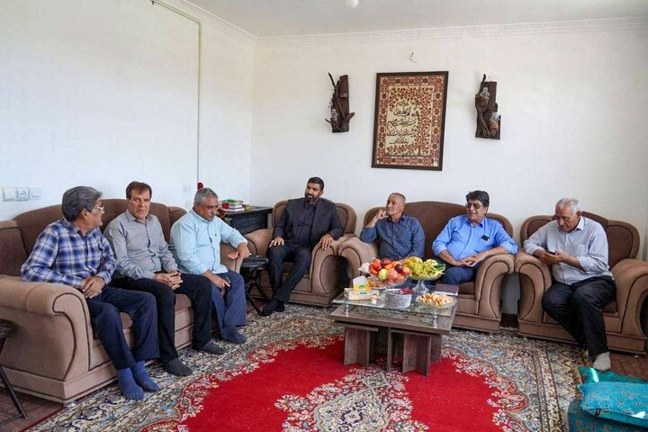 دیدار با خانواده شهدا