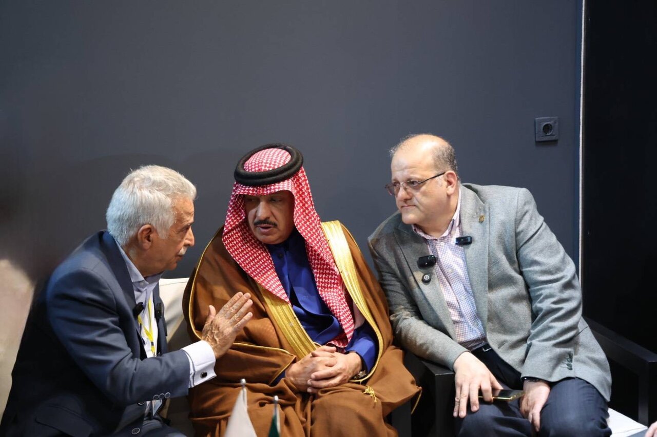 سفیران اندونزی و عربستان از غرفه شرکت ملی مس بازدید کردند