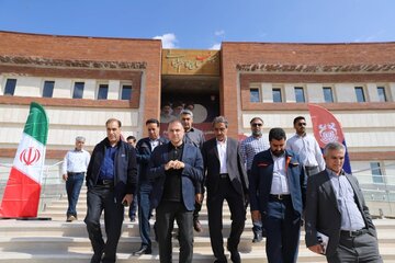 بازدید مدیرعامل شرکت ملی مس از پروژه‌های بیمارستان و ورزشگاه شهربابک