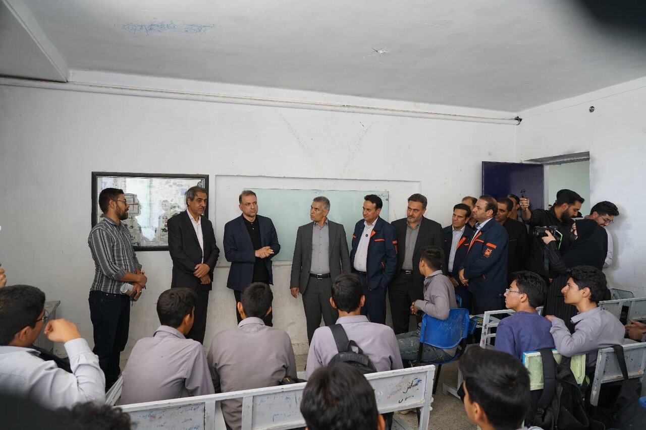 بازدید مدیرعامل شرکت ملی مس از هنرستان جوار کارخانه‌ای شهربابک