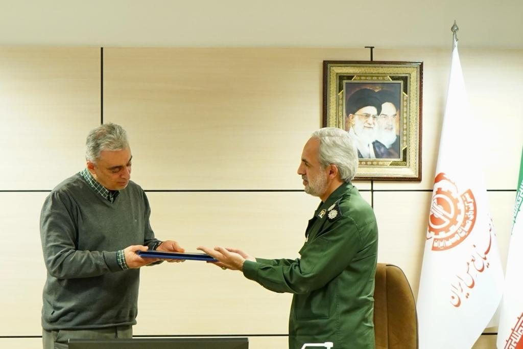  تقدیر از دکتر سعدمحمدی مدیرعامل شرکت مس برای محرومیت‌زدایی